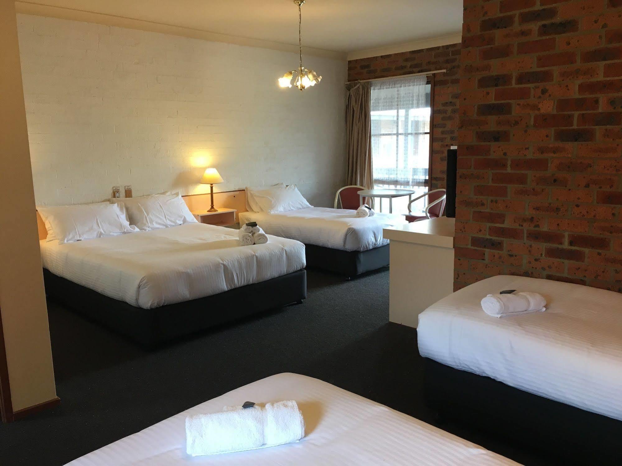 Bega Downs Motor Inn Zewnętrze zdjęcie