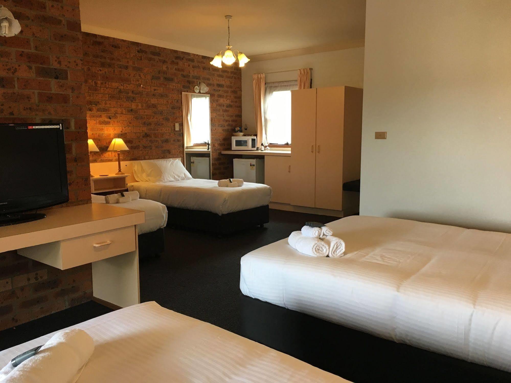 Bega Downs Motor Inn Zewnętrze zdjęcie