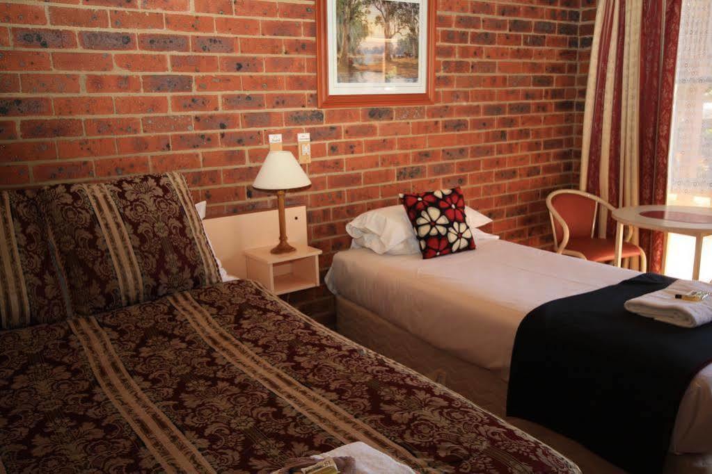 Bega Downs Motor Inn Zewnętrze zdjęcie